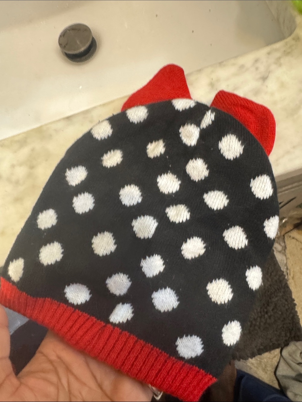 Minnie Mouse hat - Picture 2 of 4